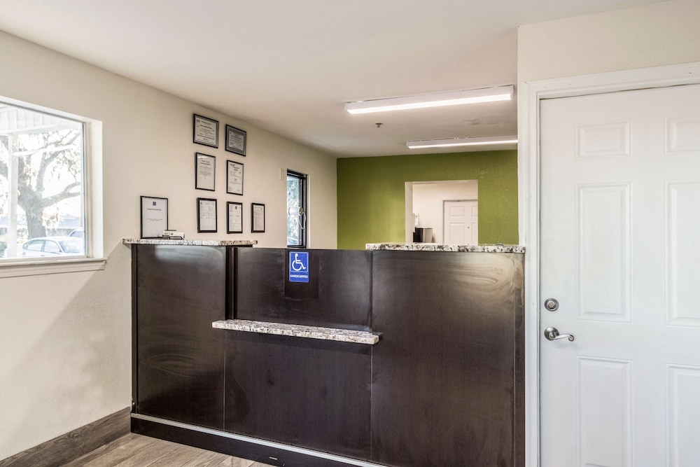 Studio 6 Extended Stay - Savannah, GA 12/52