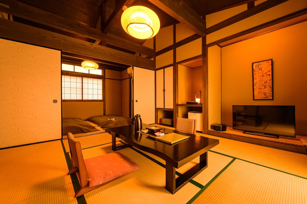 Yufuin Ryoan Wazanho 34/49
