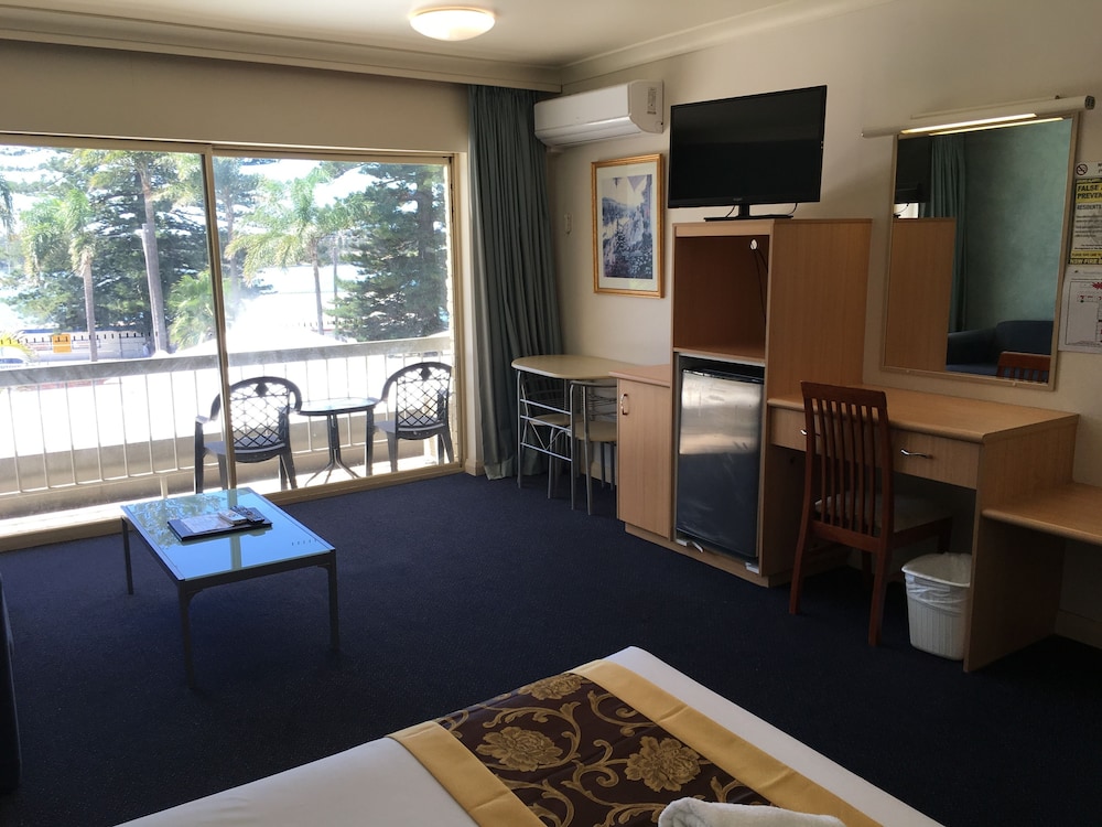 El Lago Waters Motel 38/58