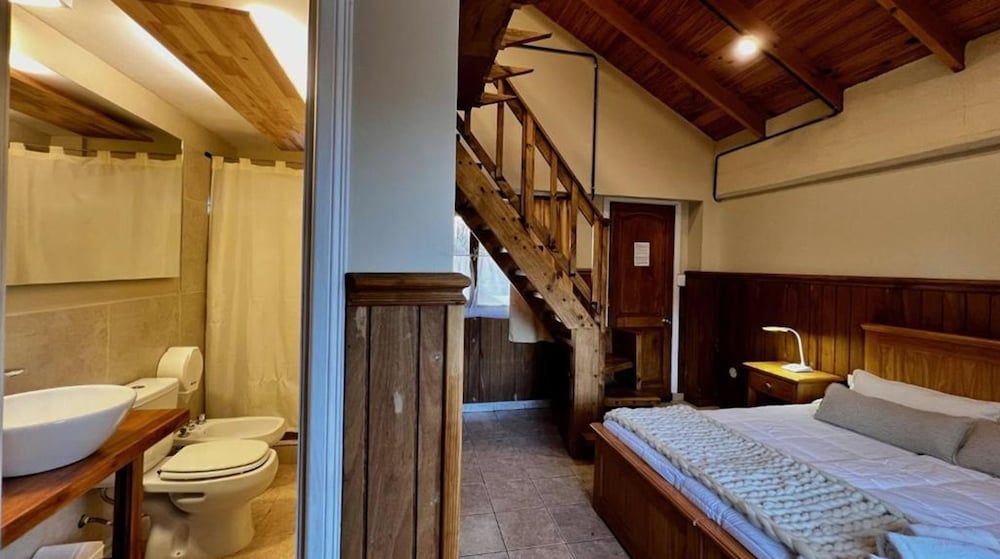 Hotel Del Glaciar Libertador 25/64