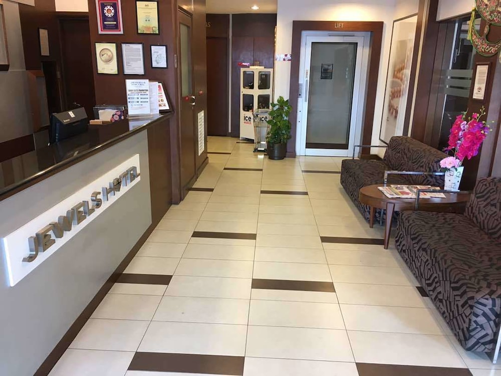 Jewels Hotel 8/46