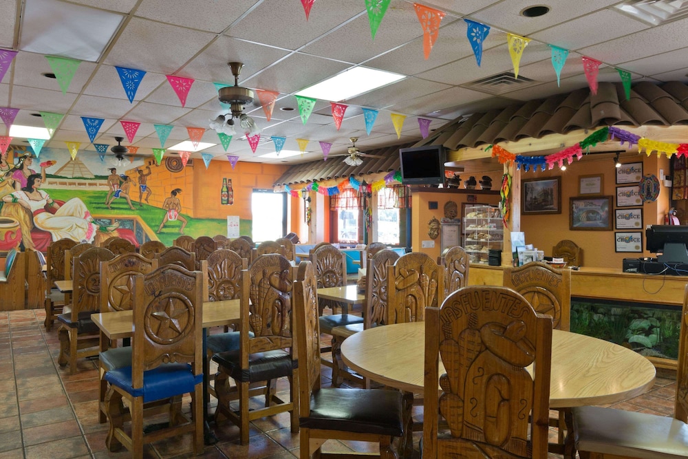 Knights Inn Brenham 14/21
