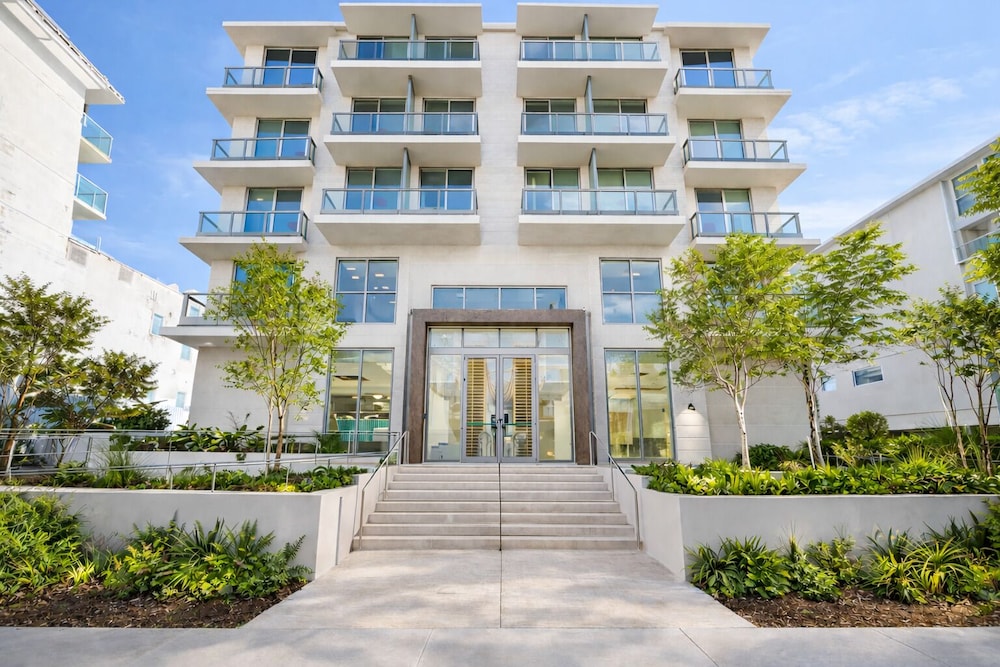 Dolce by Wyndham Miami Beach 10/59