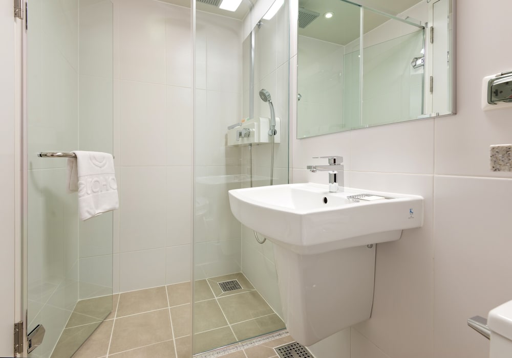 Metro Hotel Myeongdong 69/71