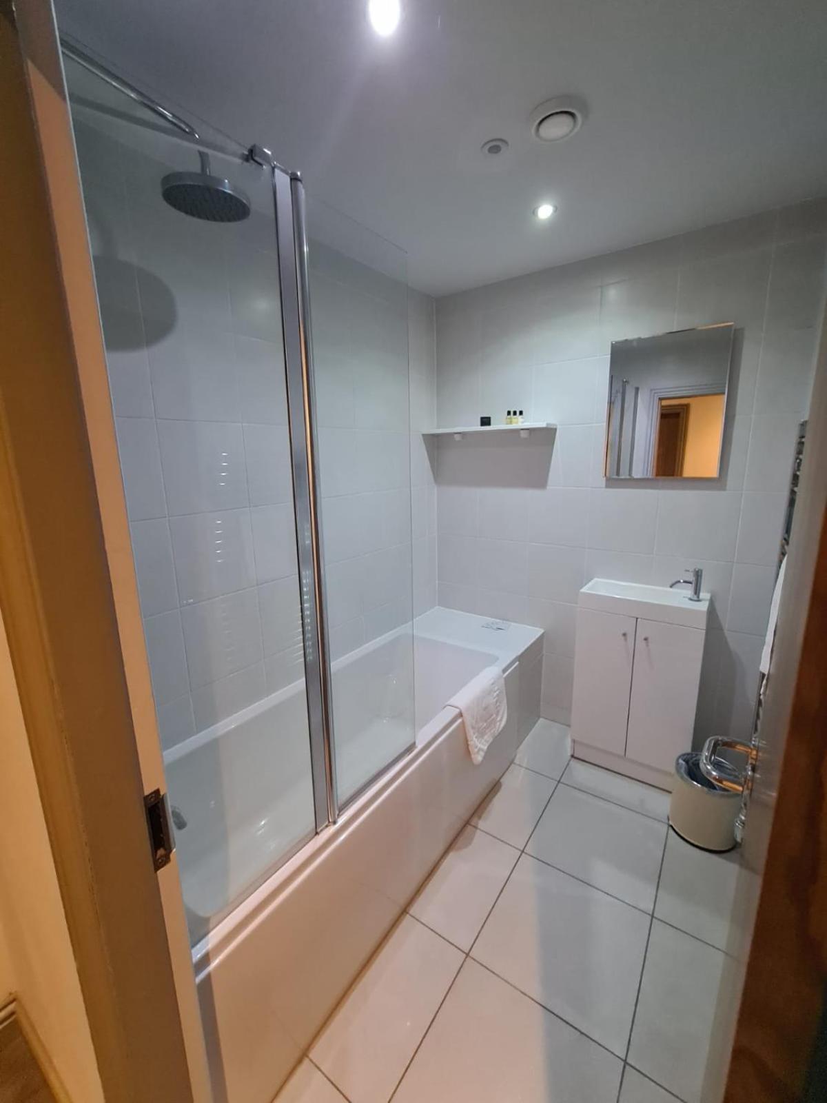 Base Serviced Apartments - City Road 35/35