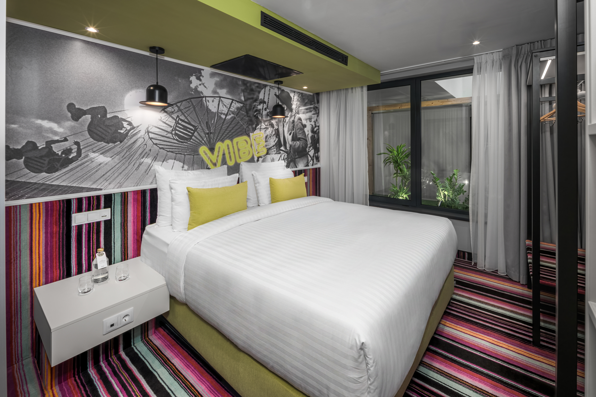 Ultra Vibe, Suite