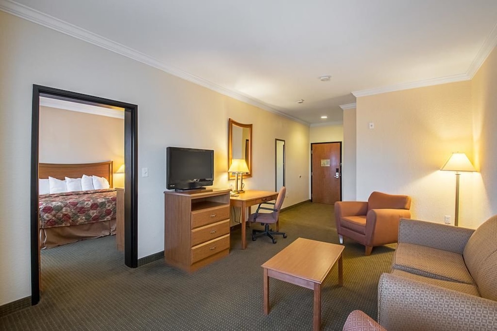 Days Inn by Wyndham Copperas Cove 32/53