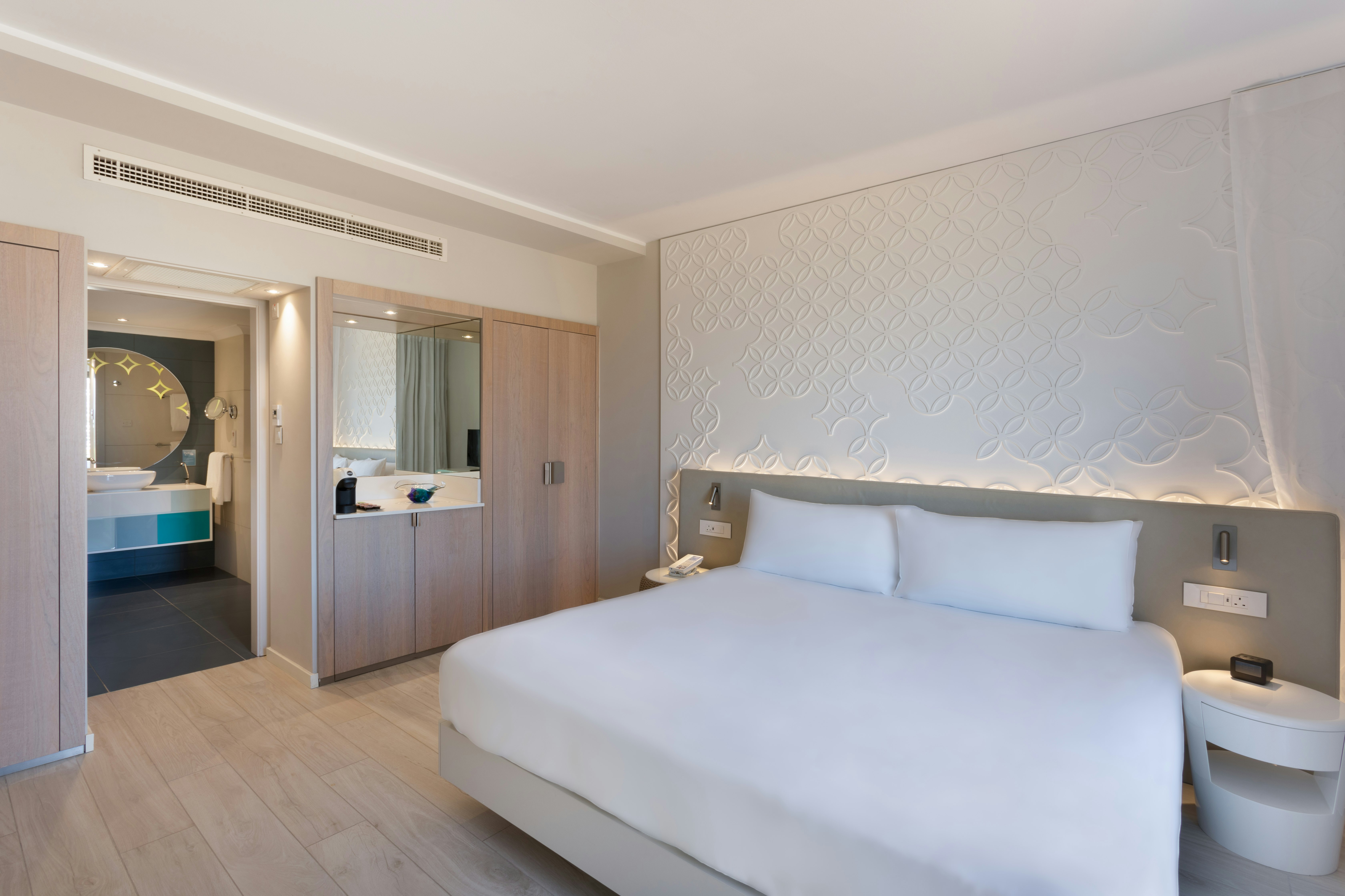 Mediterranean, Suite
