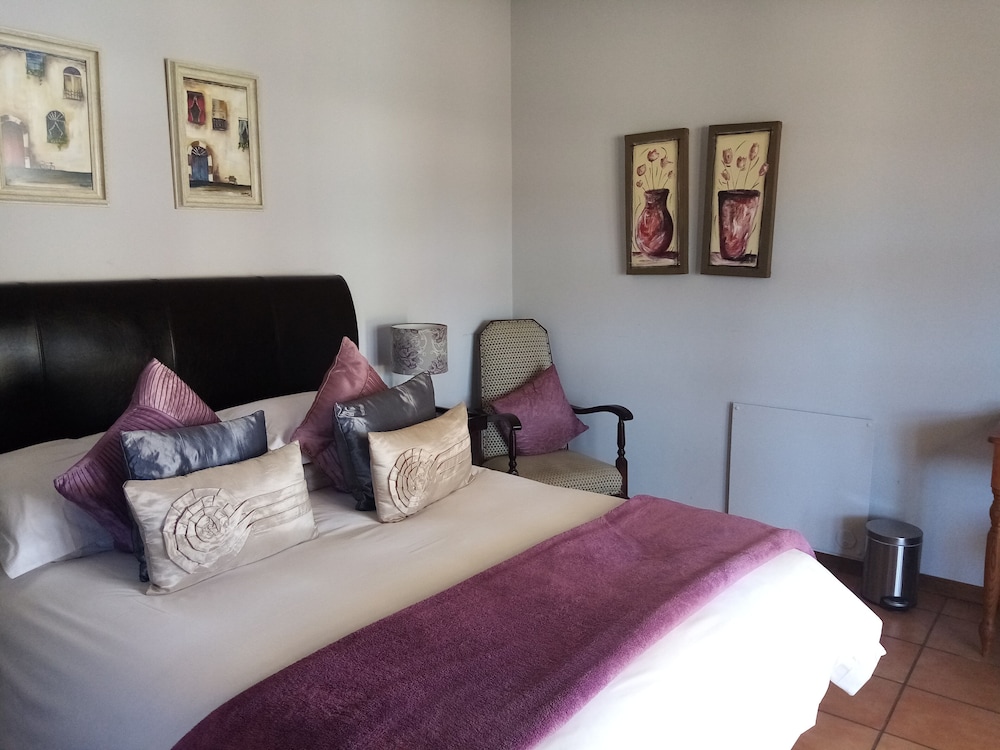 Daisy Country Lodge 8/50