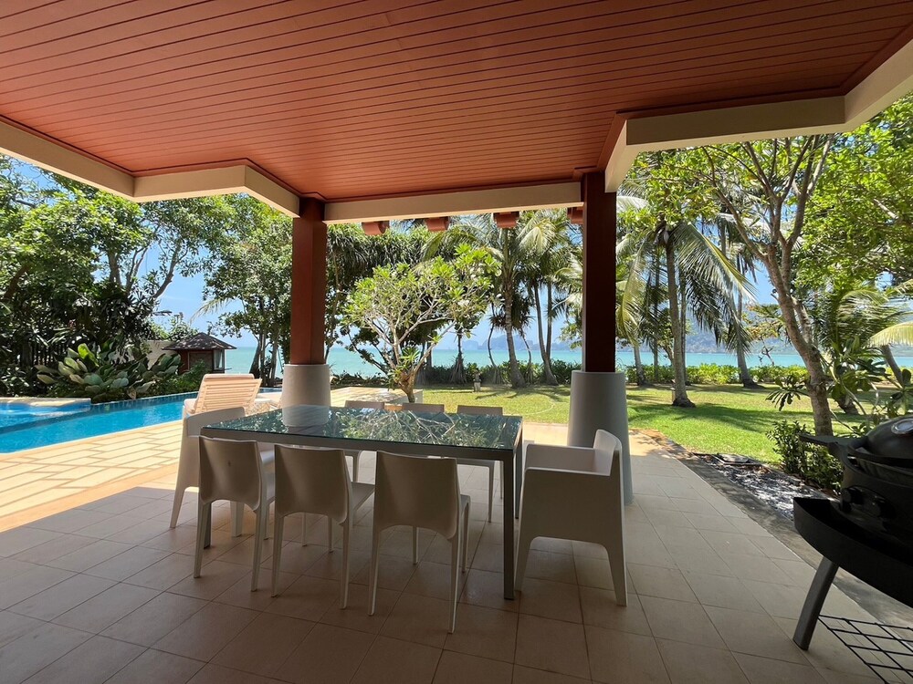 Amatapura Beach Villa 1 44/59