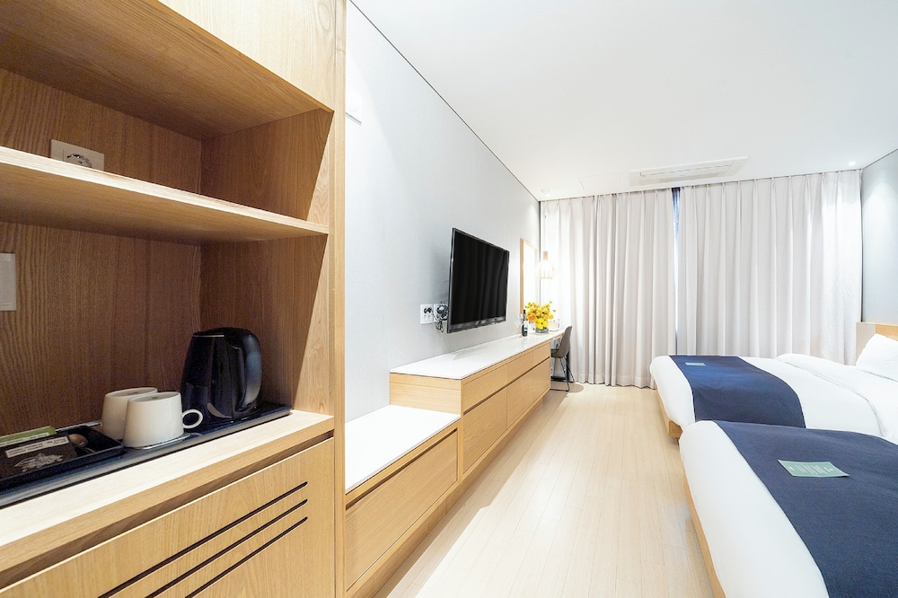 Gloucester Hotel Cheongju 15/37