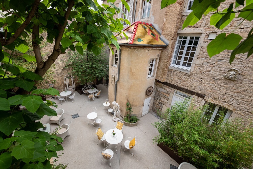 Hotel Des Remparts 64/67