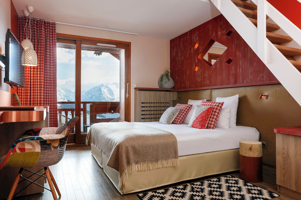 DUPLEX, PANORAMIC, MOUNTAIN VIEW