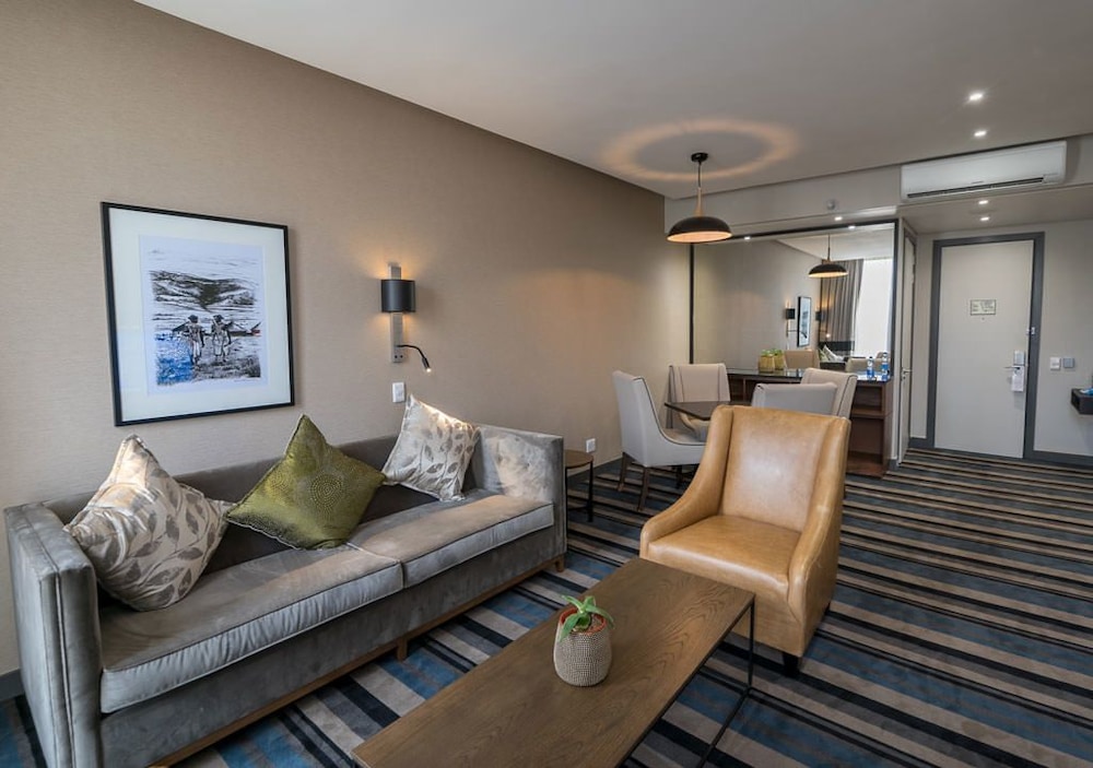 Mayfair Hotel 23/47