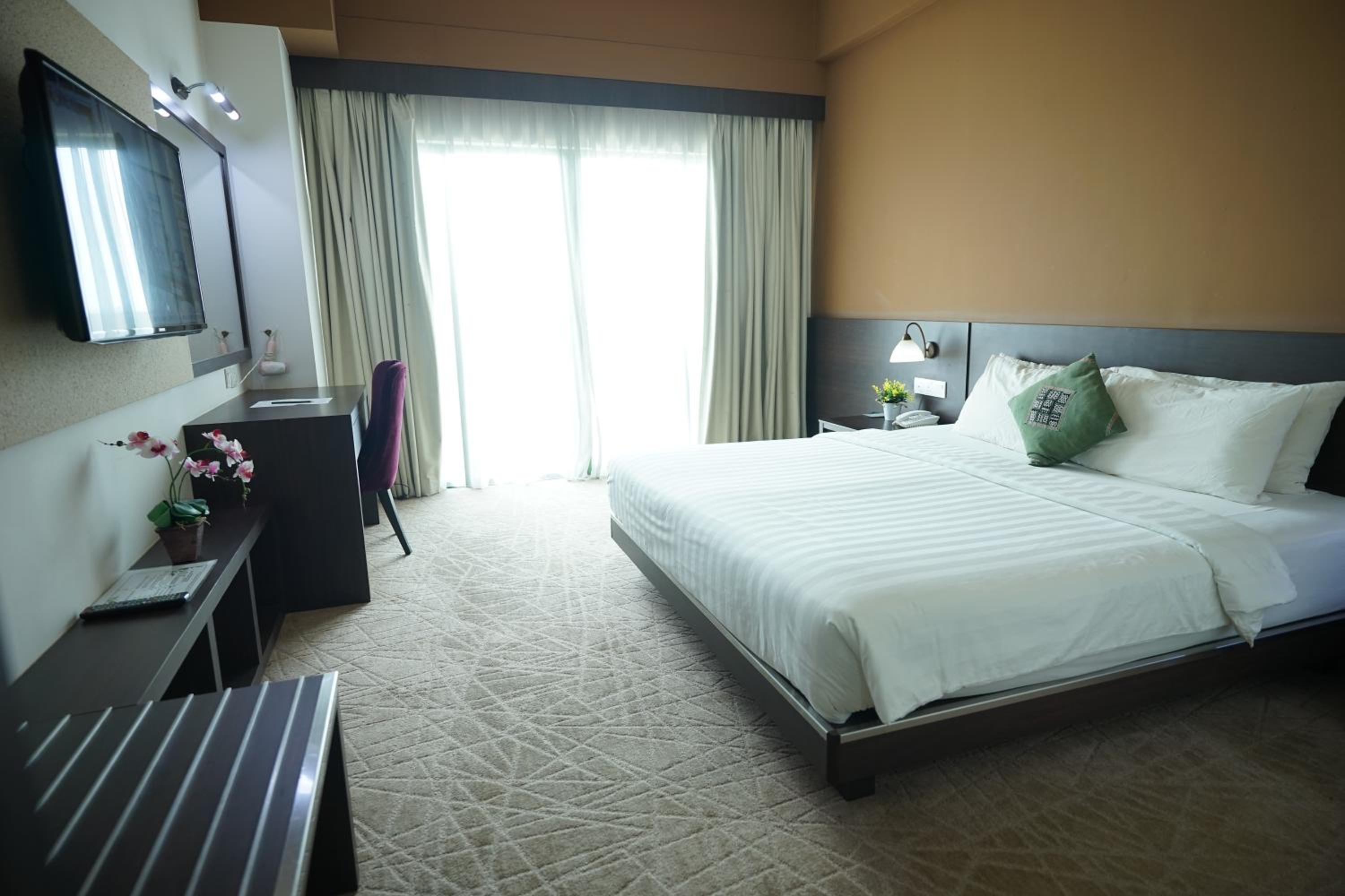Courtyard, Deluxe, King Bed