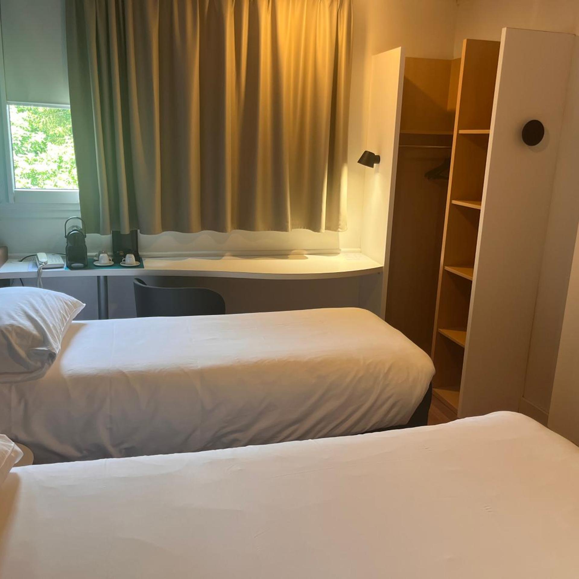 غرفة ثلاثية بسرير مزدوج وسرير فردي، Ibis Cambrai 3/4