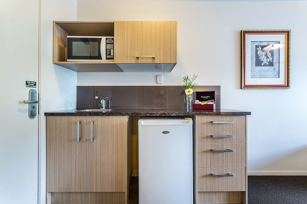 Best Western Newmarket Inn & Suites 57/58