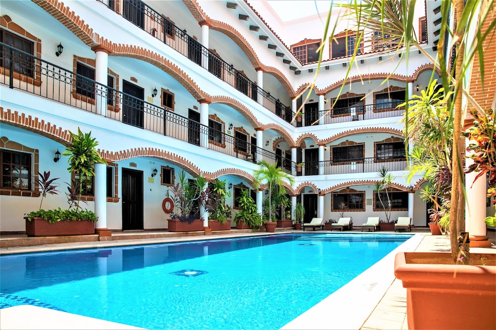 Hotel Colonial Playa del Carmen 42/50