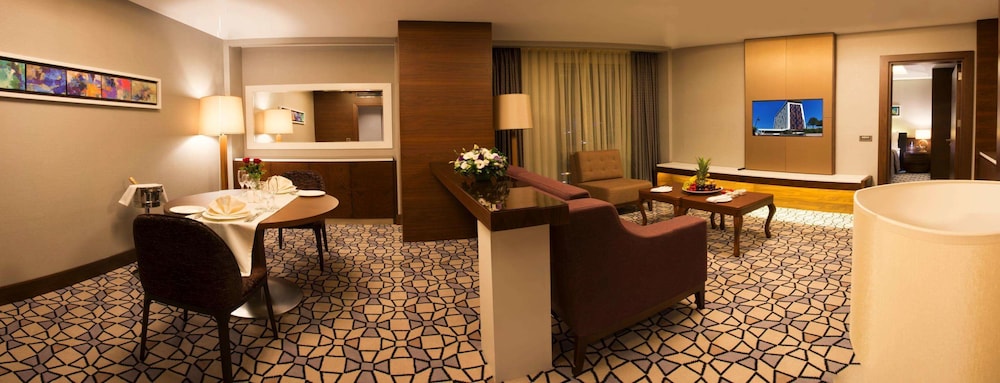 Grand Harilton Hotel 46/65