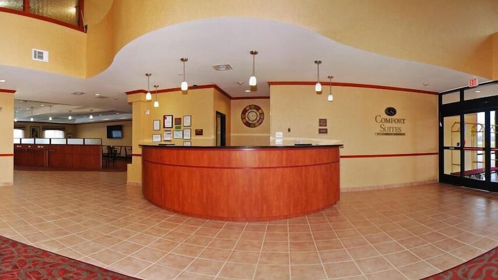 Quality Suites Near Cedar Creek Lake Mabank, TX 7/42