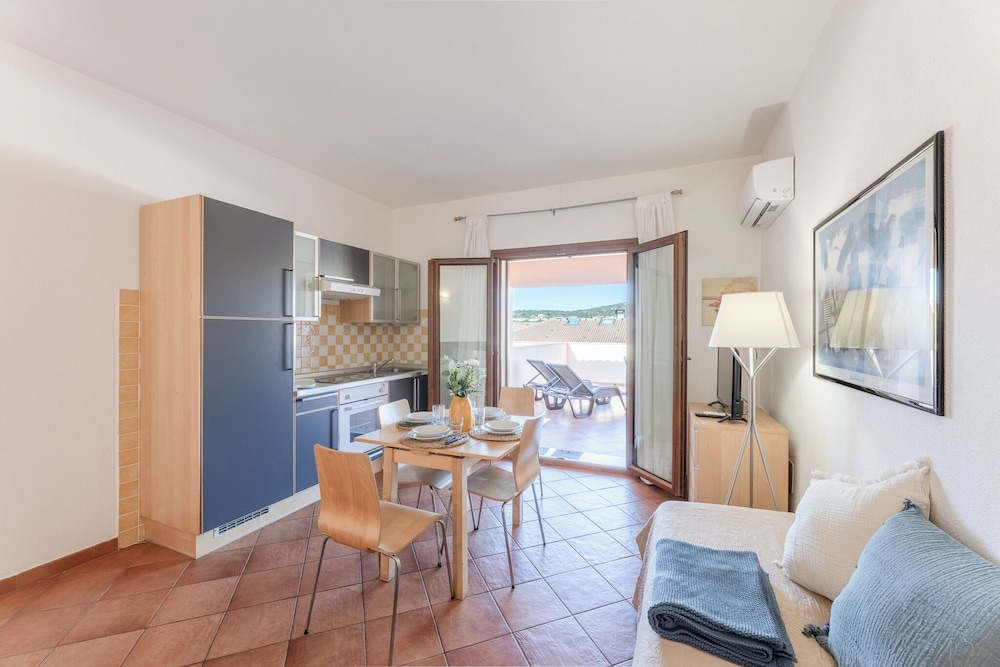 Comfort, Apartment, Queen Bed, Sofa