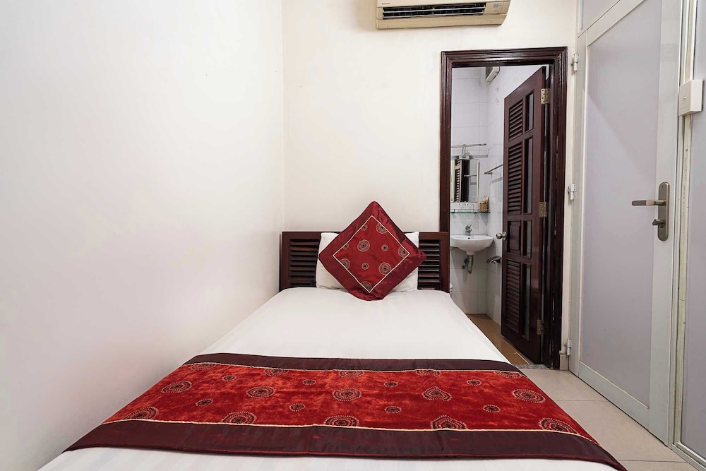 Collection O Dinh Dinh Hotel - Near Tan Son Nhat Airport 39/51
