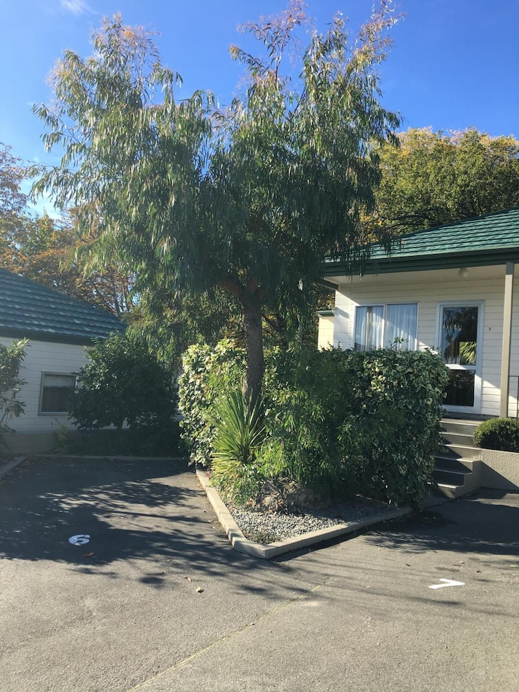 Parklands Motor Lodge 53/65
