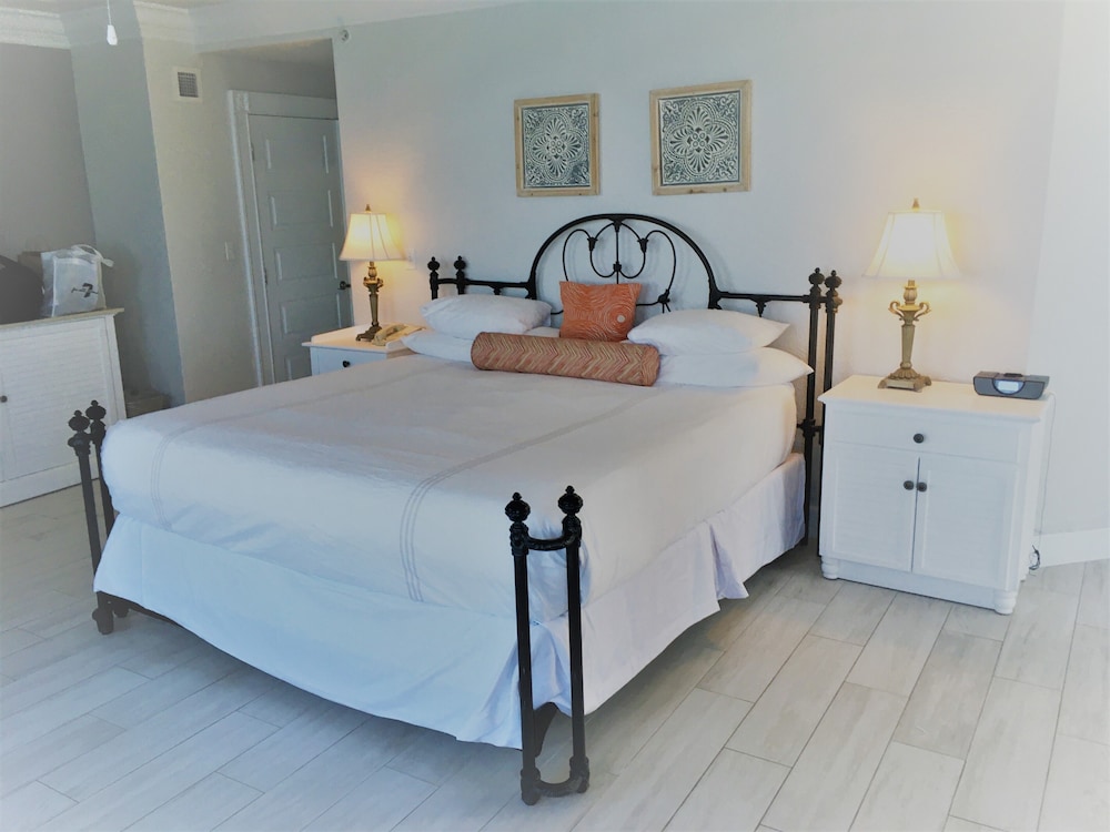 Pelican Grand Beach Resort A Noble House Resort 14/75