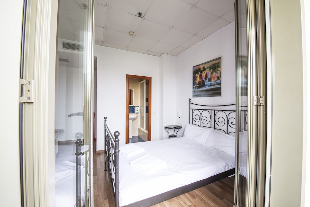 Safestay Passeig de Gracia - Adults Only 8/33