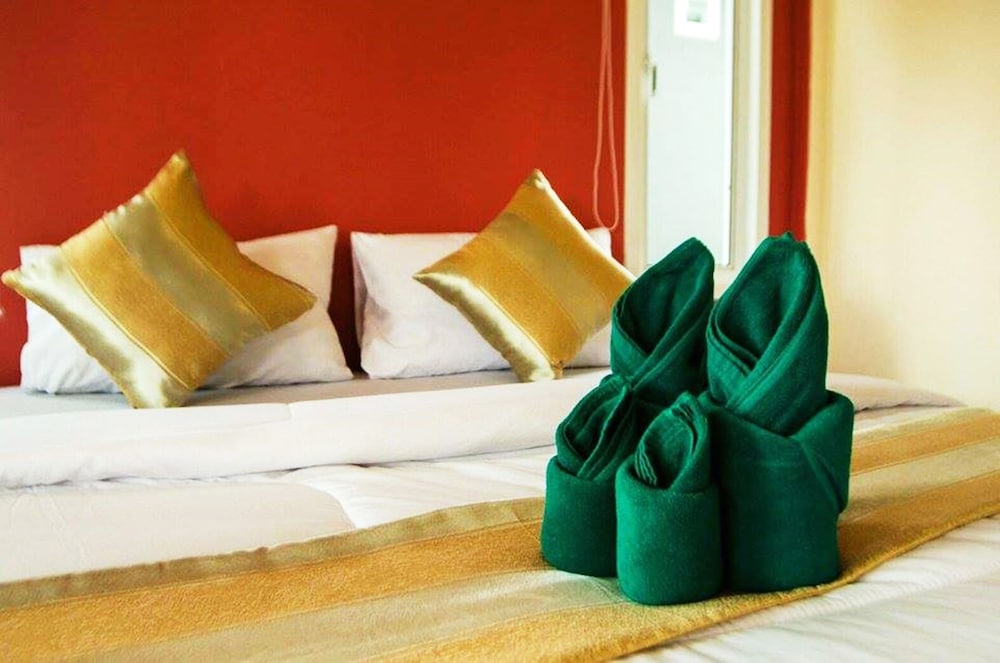 Popular Lanta Resort photo4