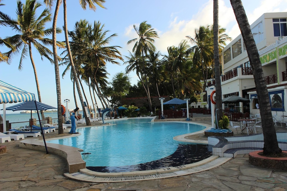 Sai Rock Beach Hotel & Spa 18/19