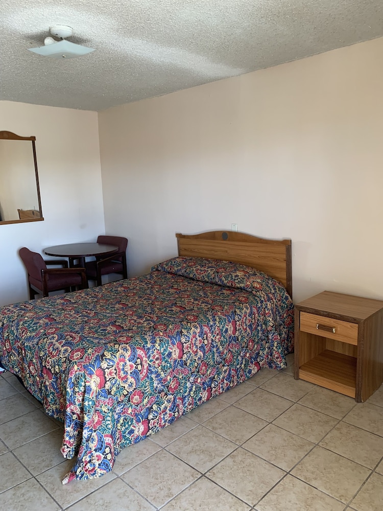Loma Alta Motel 7/22