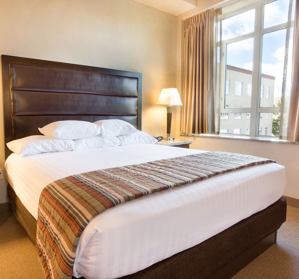 Drury Plaza Hotel In Santa Fe 12/50