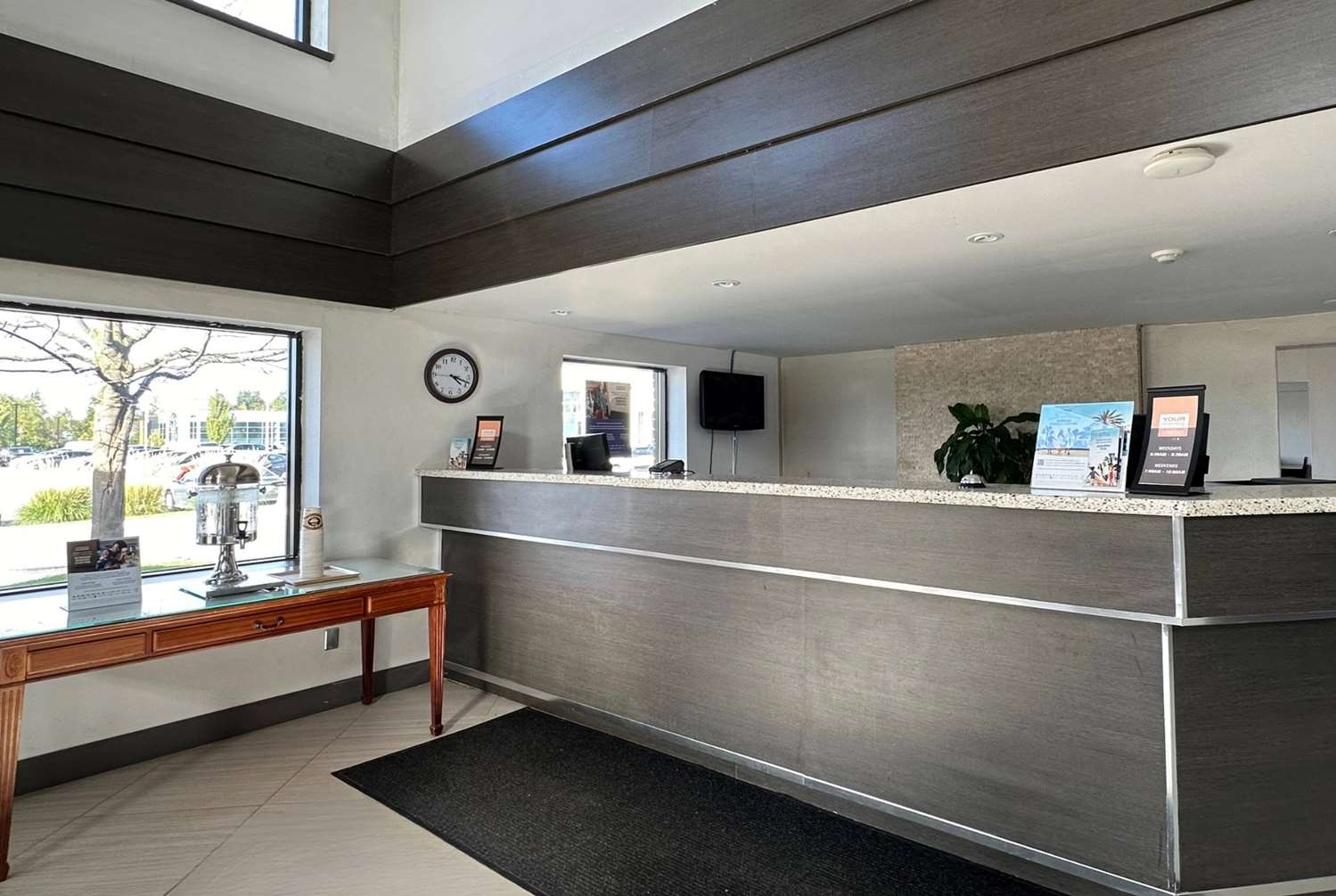 Travelodge By Wyndham Welland 1/16