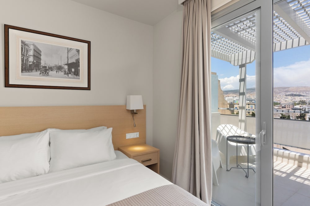 SUPERIOR, DOUBLE BED, CITY VIEW, TERRACE