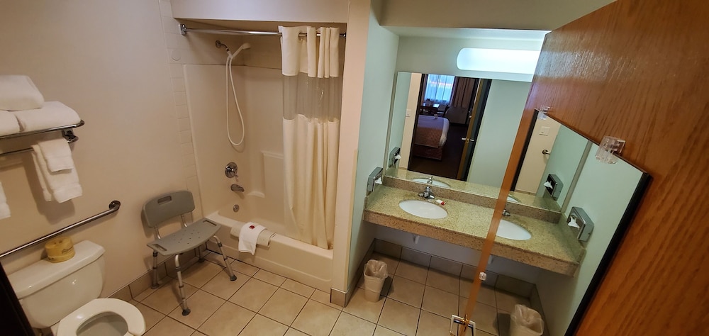 Baymont By Wyndham Seattle/Kirkland Wa 22/31