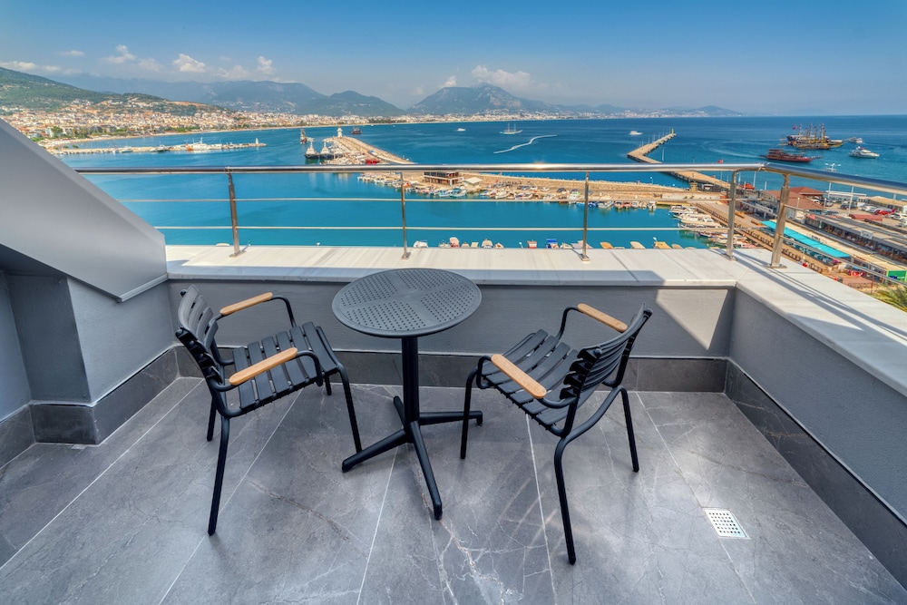 Numa Port Hotel 35/73