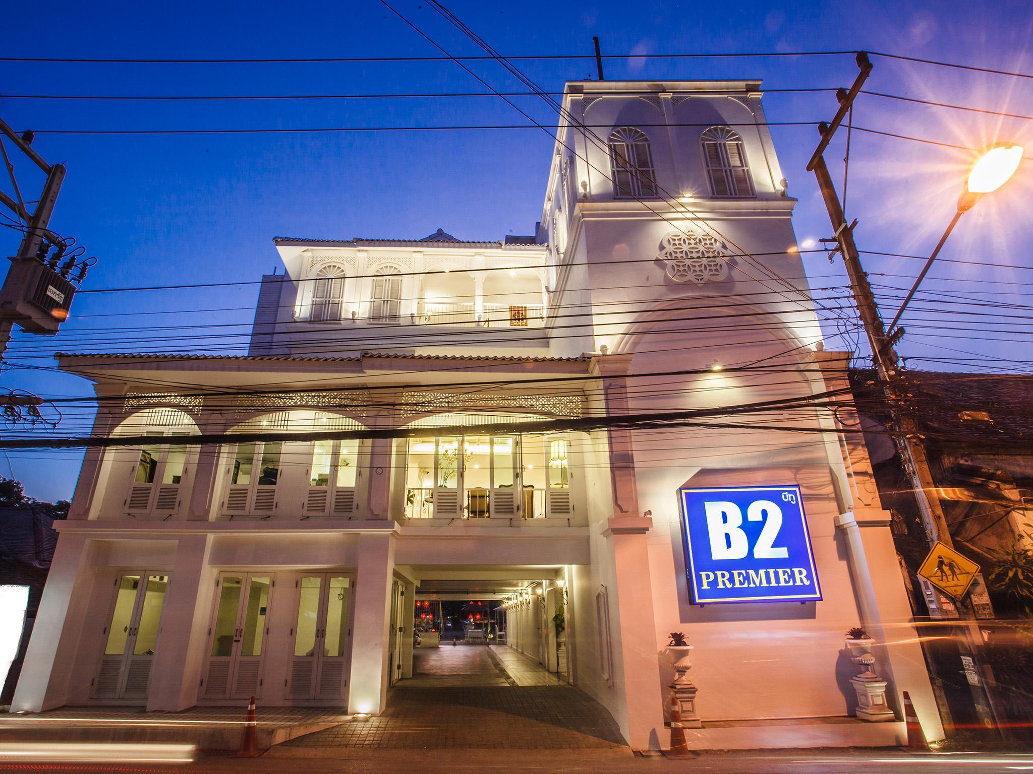 B2 Riverside Colonial Hotel 2/43