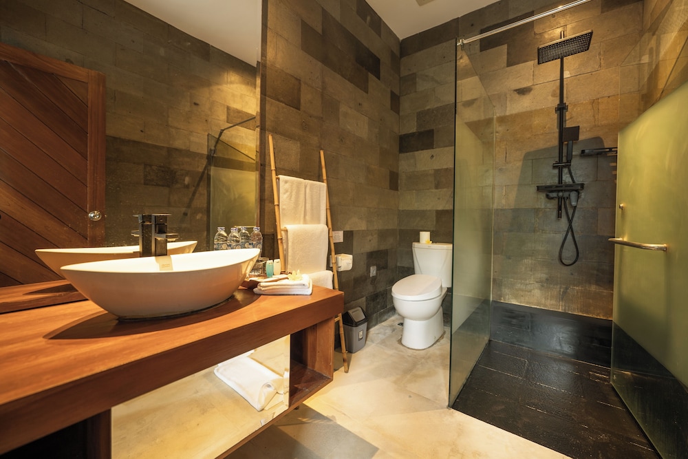 Bali Karma Sajtra Hotel 50/50