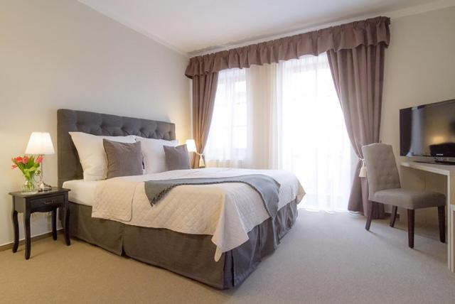 Room, Double Bed