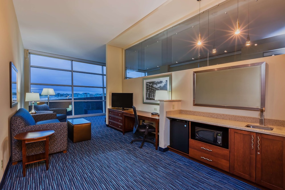 Hampton Inn And Suites Owensboro Downtown Waterfront 25/43