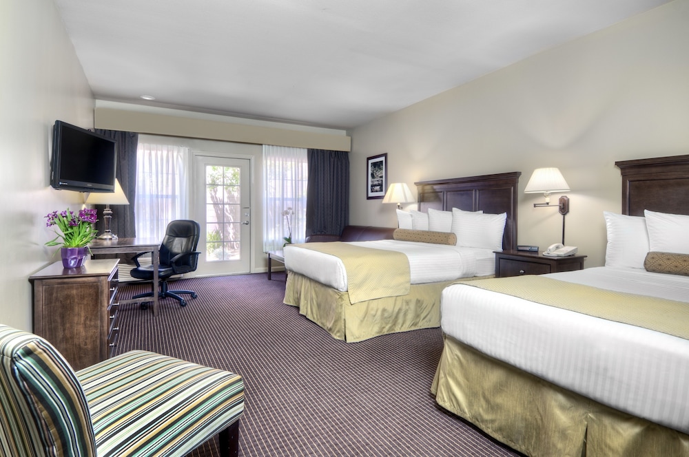University Park Inn & Suites 19/38