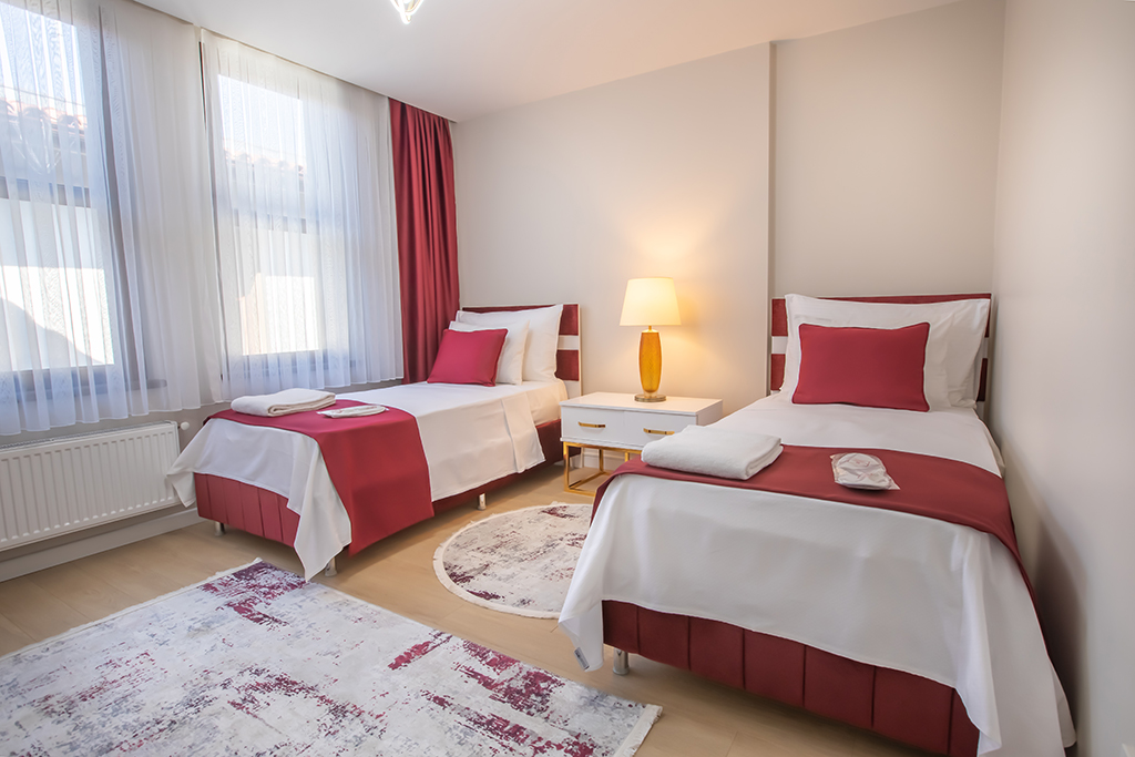 Serviced, Apartment, King and Twin Beds