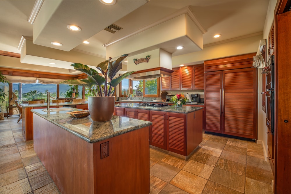 Mauna Lani Home Collection A CoralTree Residence Collection 6/49