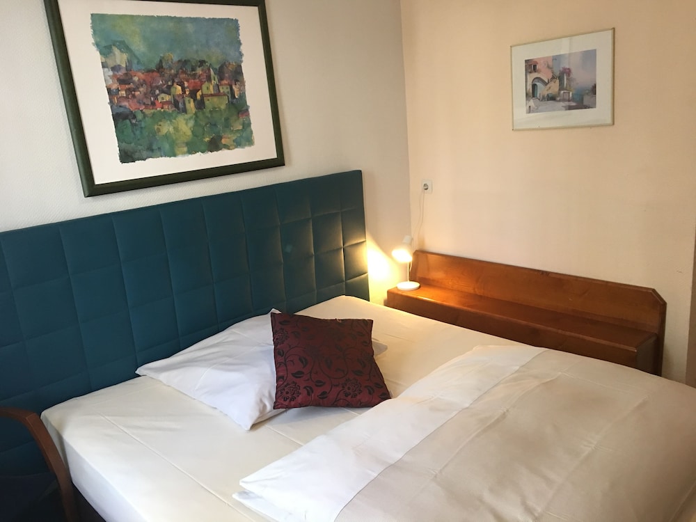 Hotel Alt Düsseldorf 6/34