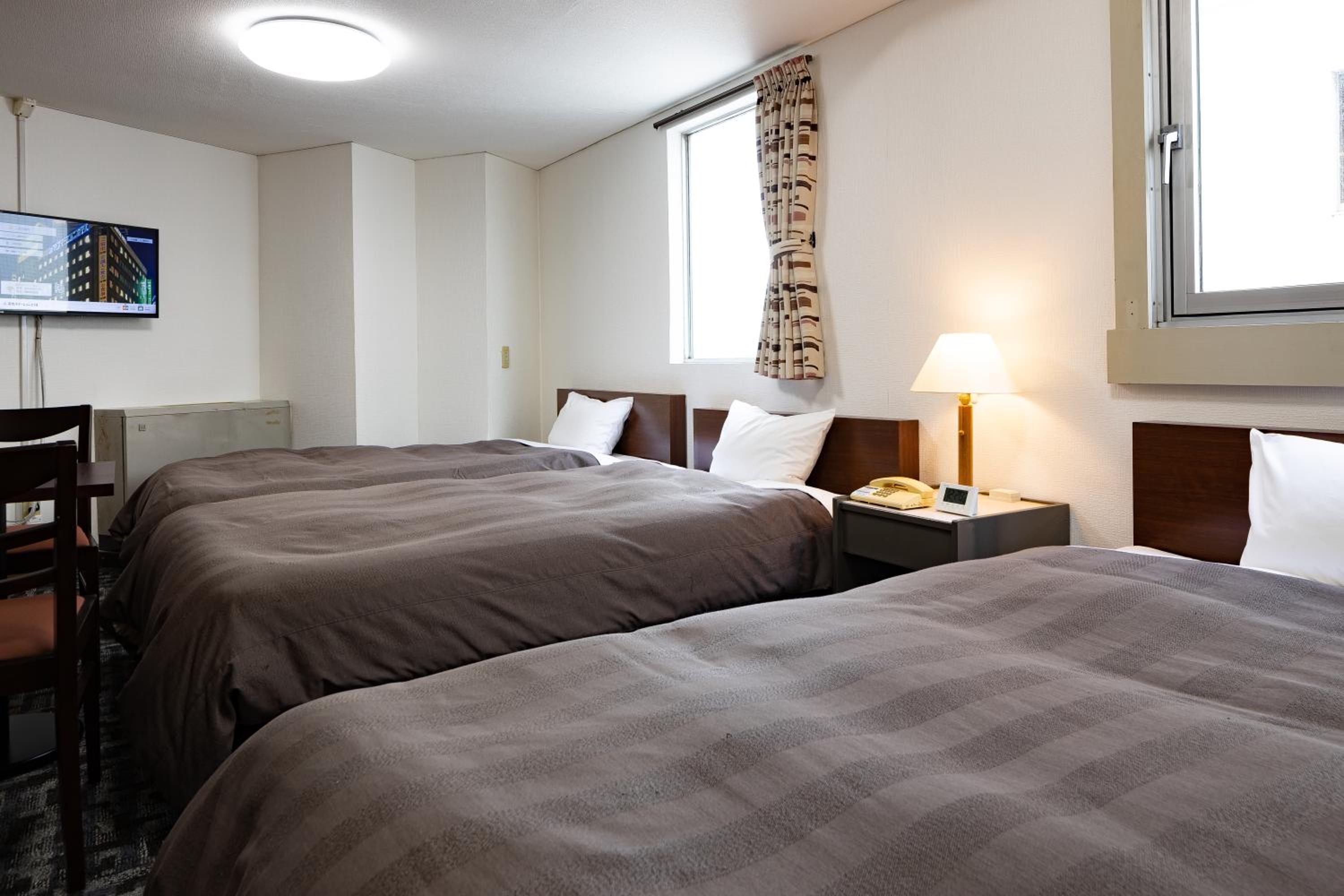 ROOM, TRIPLE