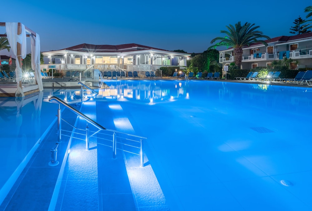 Golden Sun Hotel 25/28