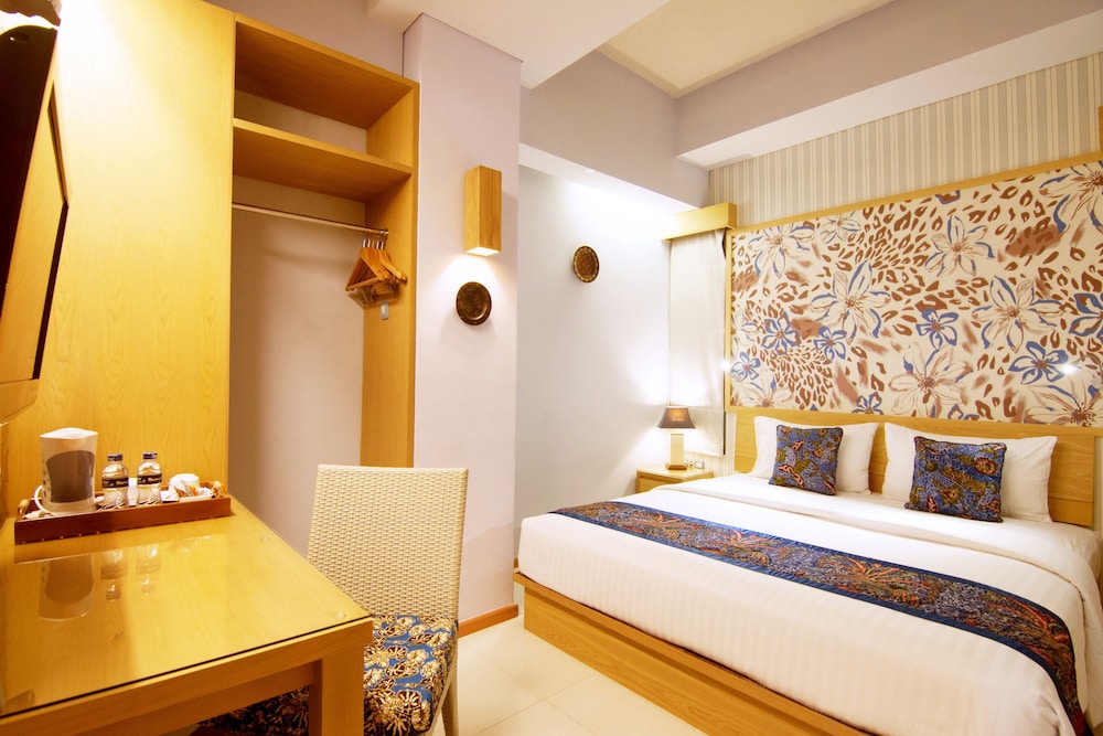 Rhadana Hotel 25/63