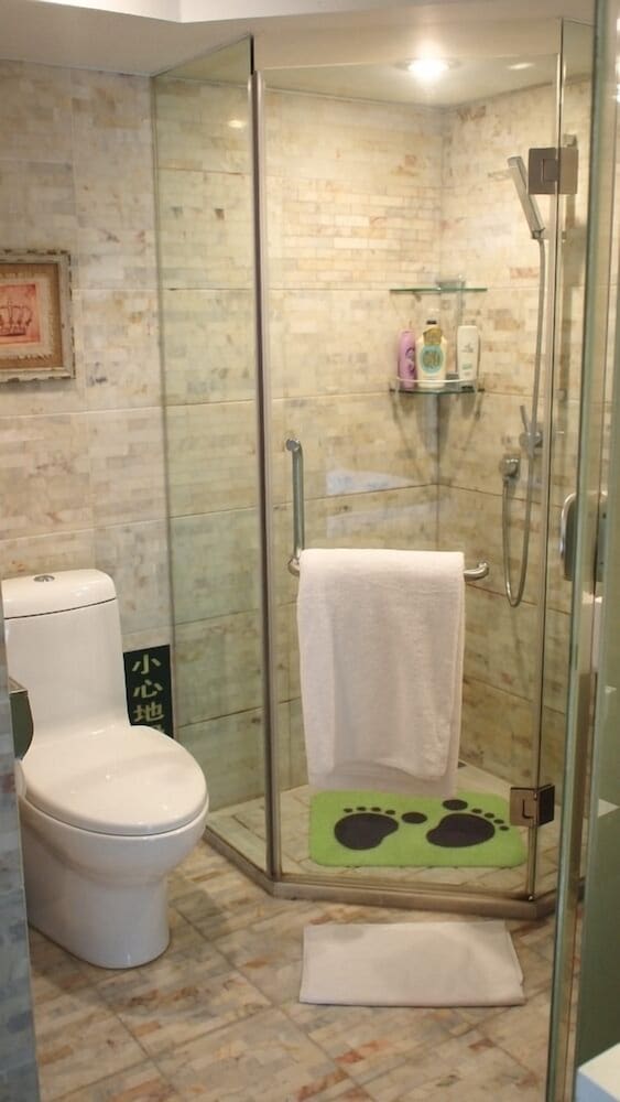 Lotus Glade Hotel 50/50