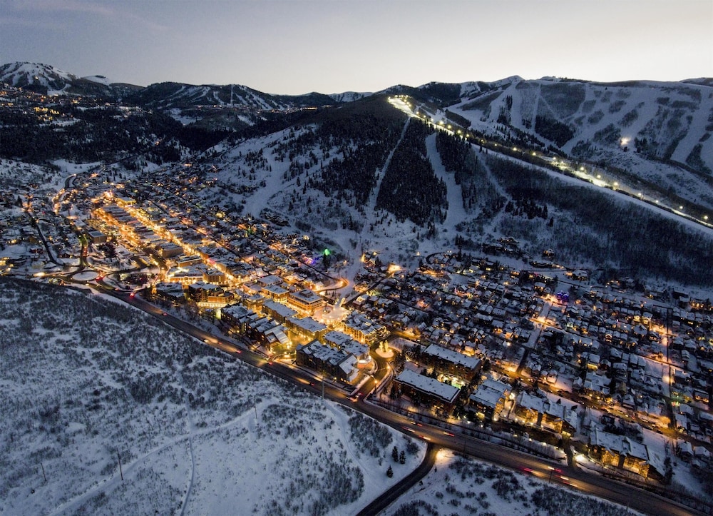 Hyatt Place Park City 72/74